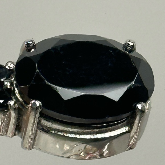 Natural Black Spinel set in Stainless Steel
Jewelry Suite (Ring size 8) - Picture 10 of 14
